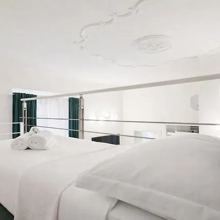 Black Lux 2br In Close To Navigli * 米兰