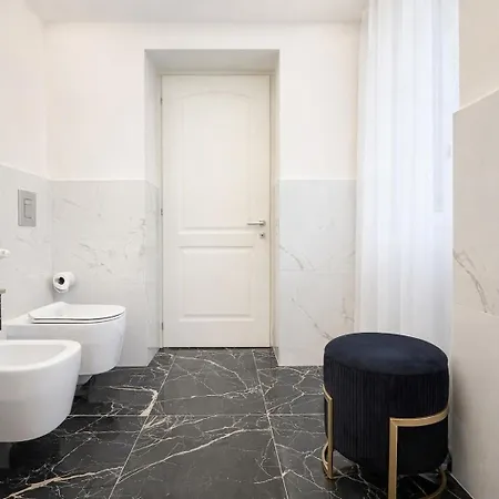 Black Lux 2br In Close To Navigli 米兰