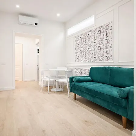 Black Lux 2br In Close To Navigli 米兰